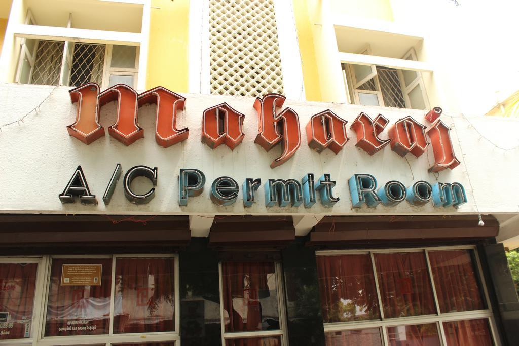 Hotel Pandian Madras Buitenkant foto