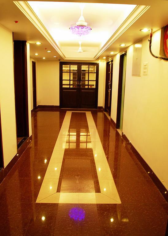 Hotel Pandian Madras Buitenkant foto